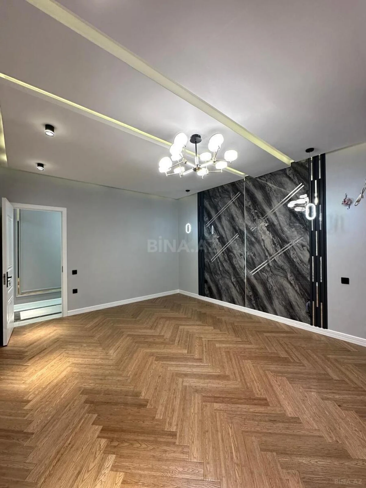 Satılır 3 otaqlı mənzil 150 m²