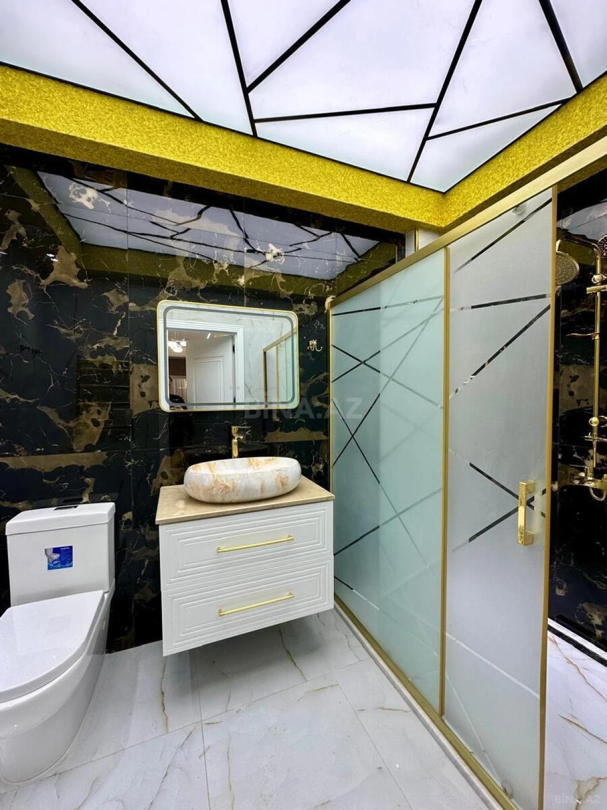 Satılır 3 otaqlı mənzil 150 m²