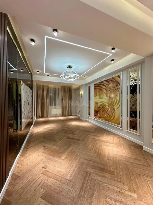 Satılır 3 otaqlı mənzil 150 m²