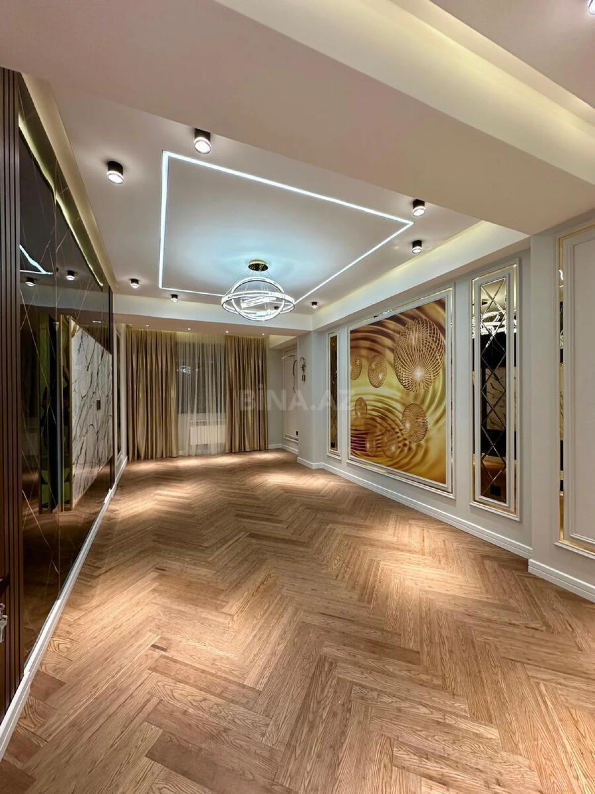 Satılır 3 otaqlı mənzil 150 m²