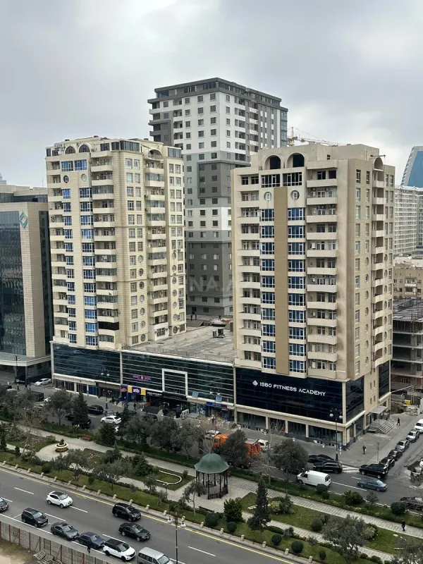 Satılır 2 otaqlı mənzil 83 m²