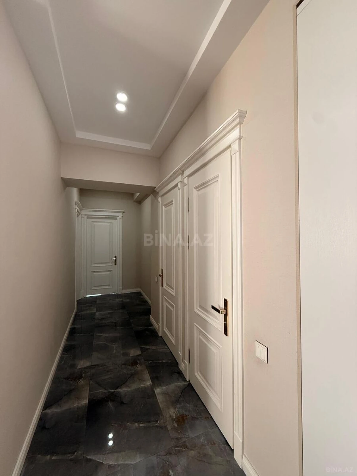 Satılır 3 otaqlı mənzil 95 m²