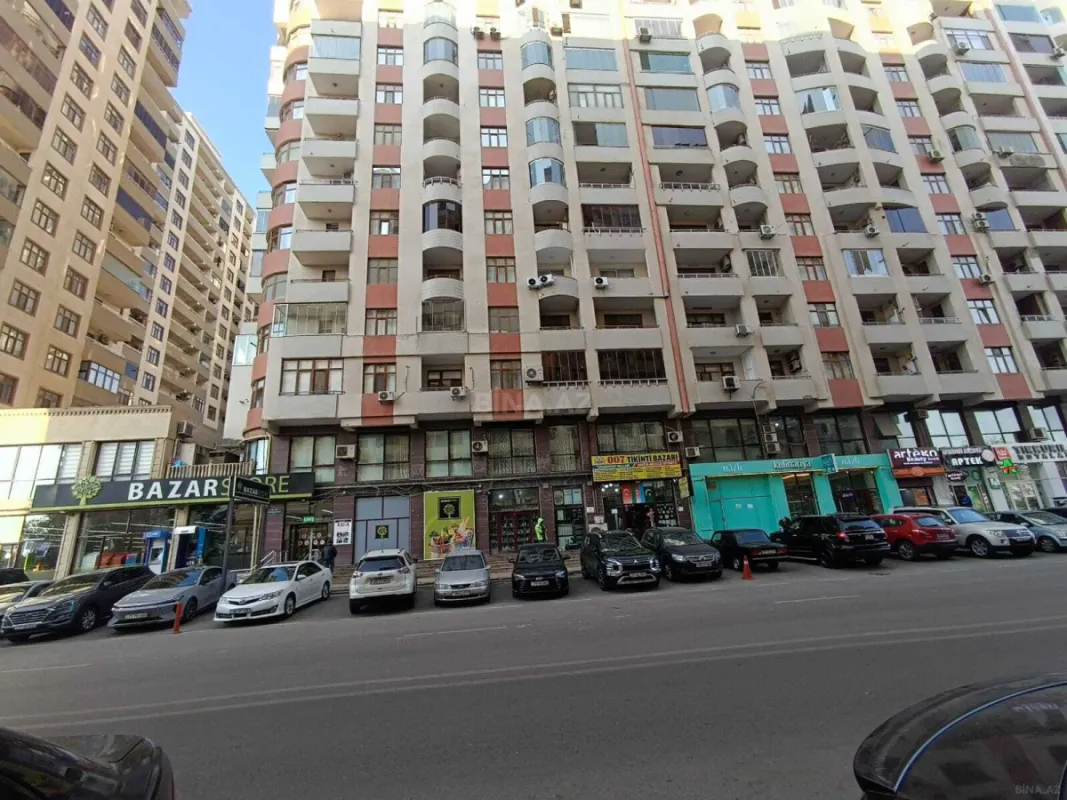 Kirayə verilir 2 otaqlı mənzil 107 m²