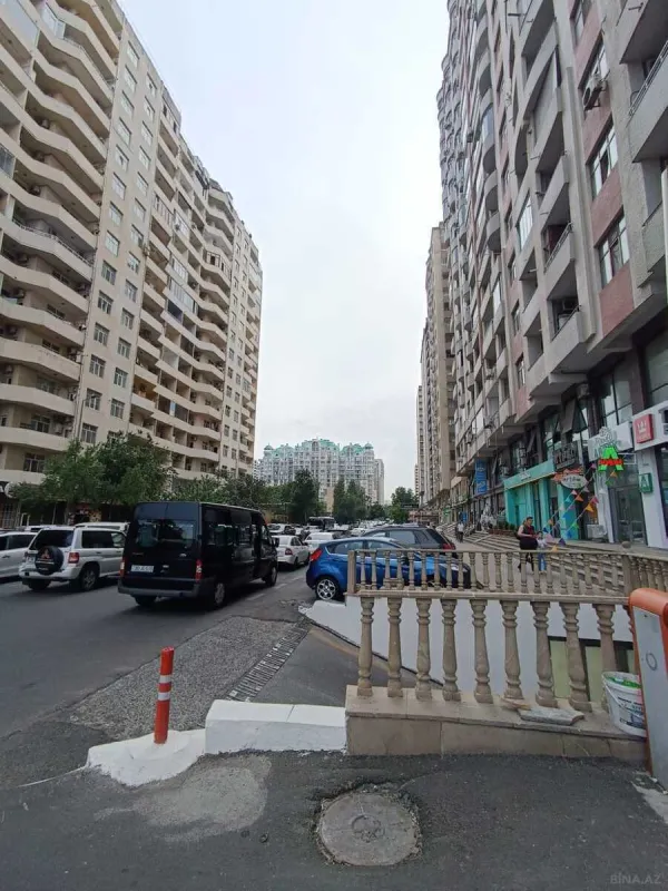 Kirayə verilir 2 otaqlı mənzil 107 m²