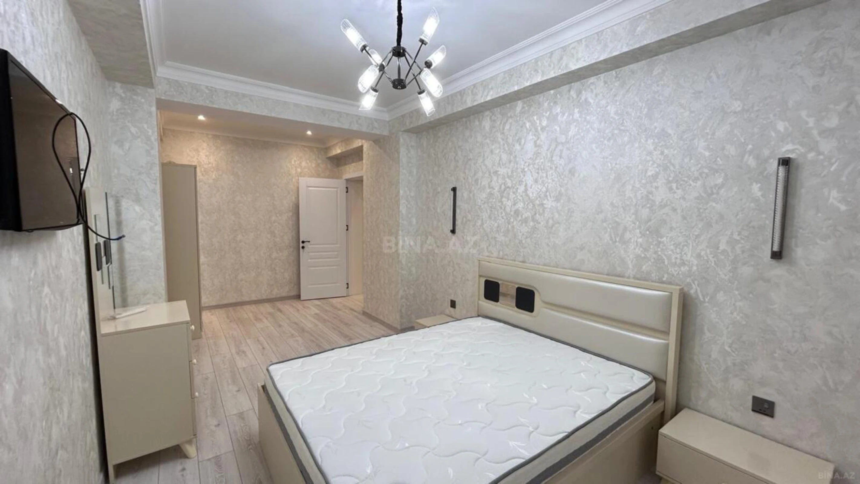 Kirayə verilir 2 otaqlı mənzil 107 m²