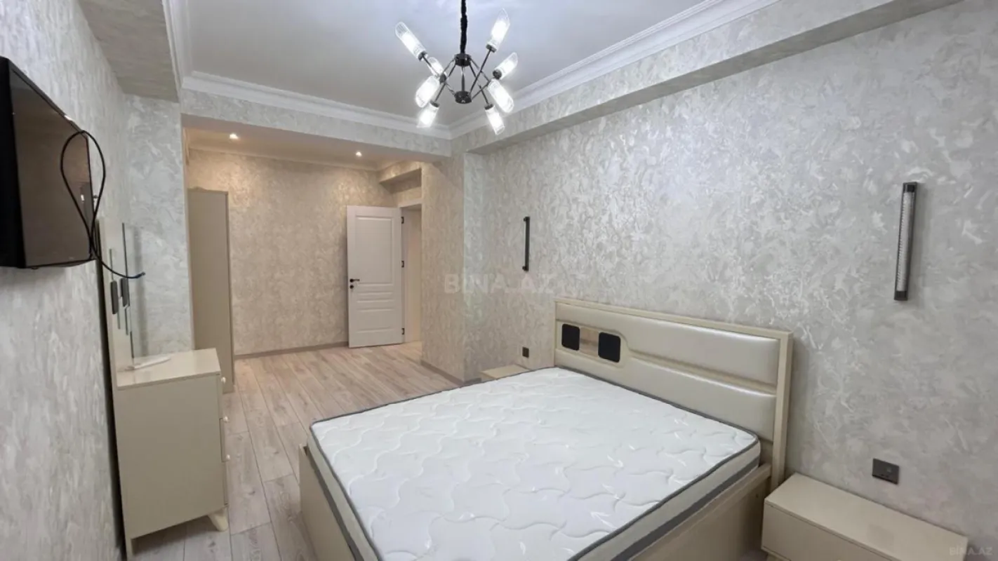Kirayə verilir 2 otaqlı mənzil 107 m²