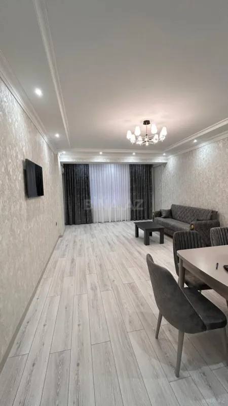 Kirayə verilir 2 otaqlı mənzil 107 m²