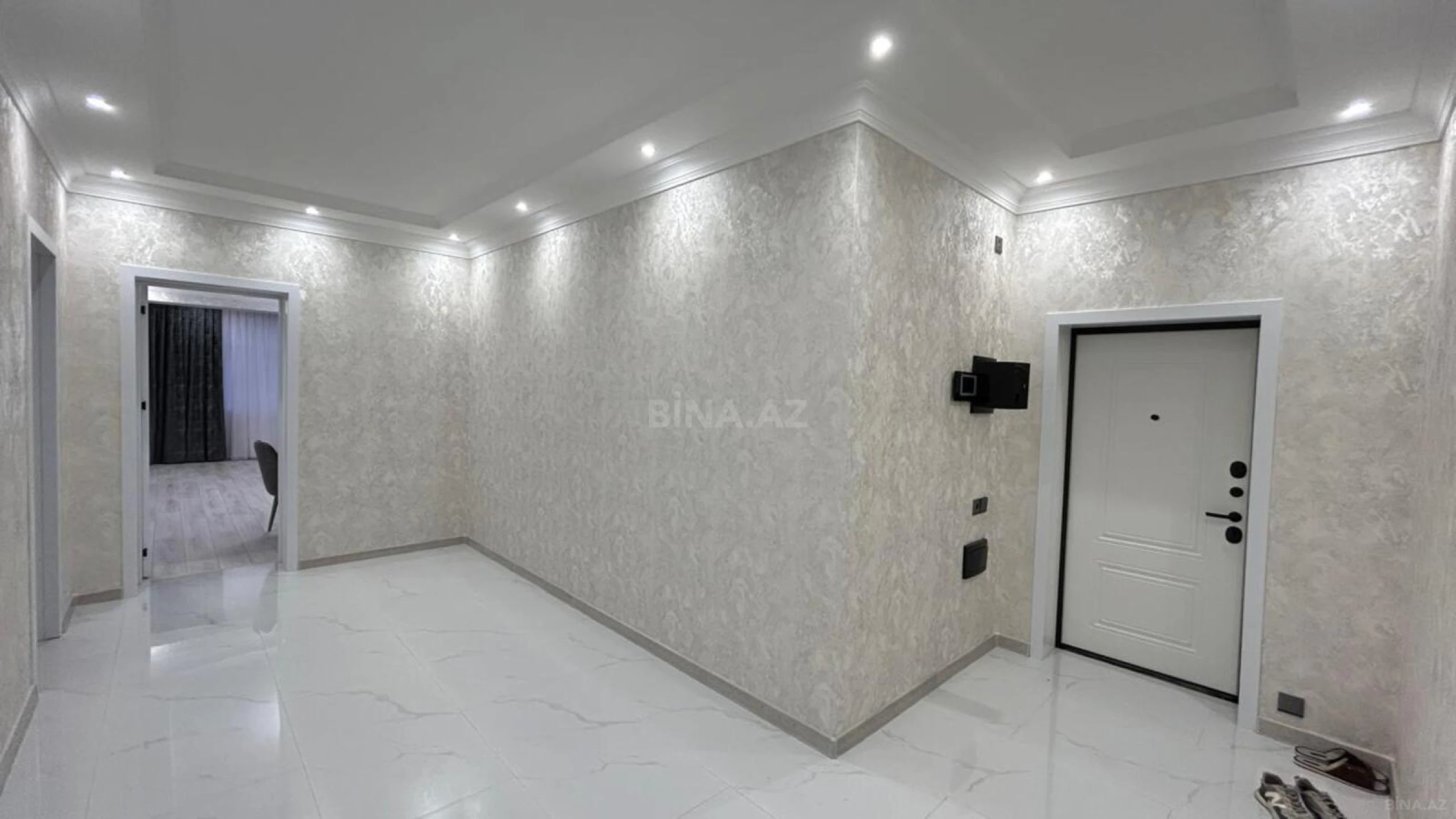 Kirayə verilir 2 otaqlı mənzil 107 m²