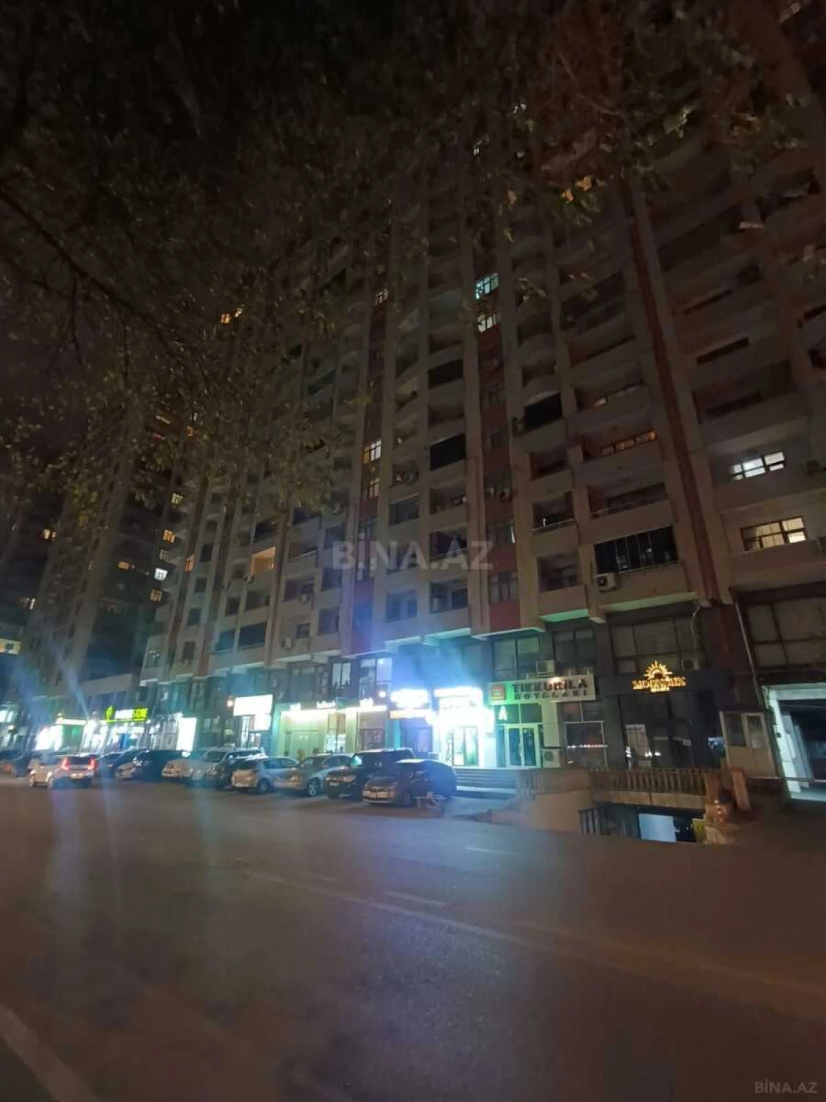 Kirayə verilir 2 otaqlı mənzil 107 m²