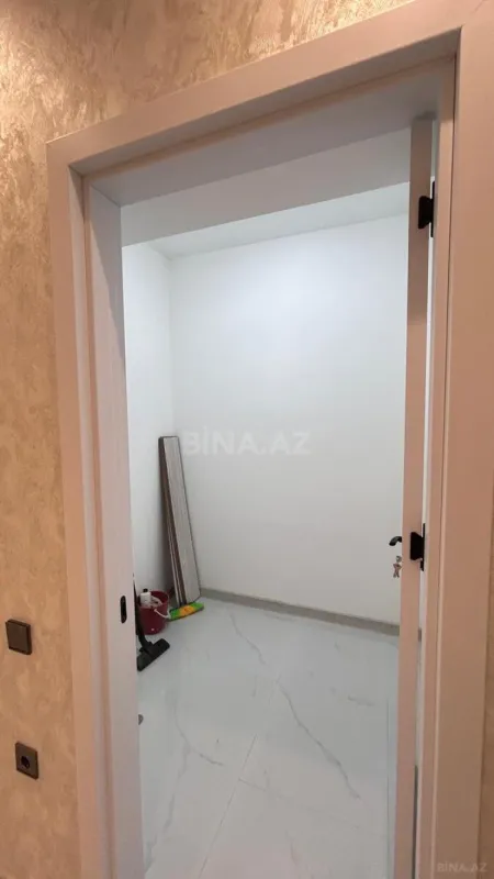 Kirayə verilir 2 otaqlı mənzil 107 m²