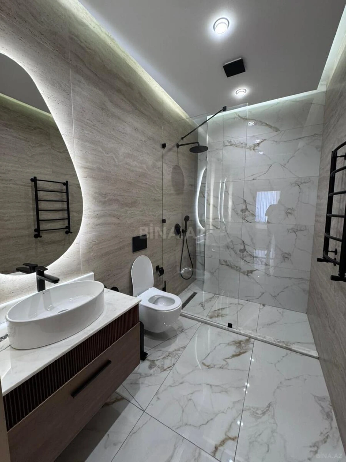 Kirayə verilir 2 otaqlı mənzil 107 m²