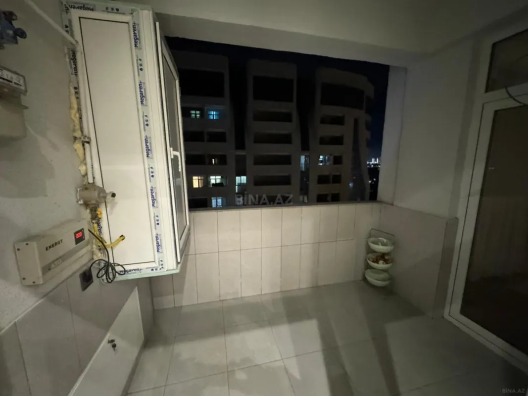 Satılır 4 otaqlı mənzil 200 m²