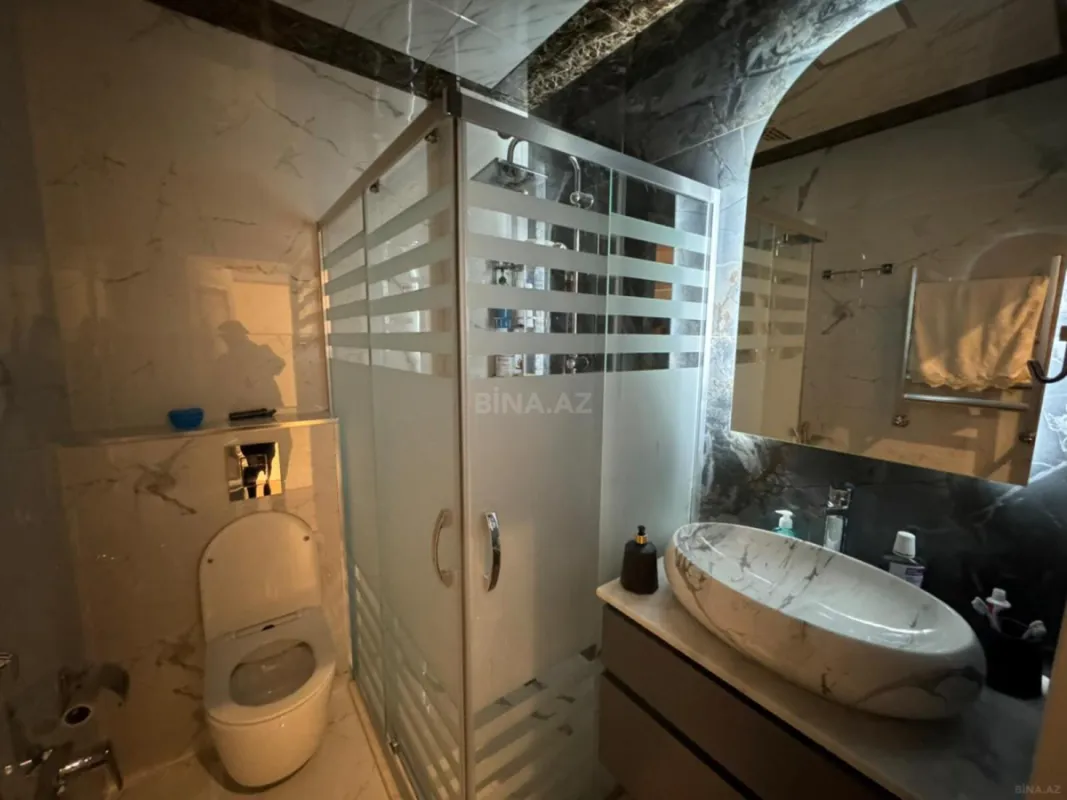 Satılır 4 otaqlı mənzil 200 m²