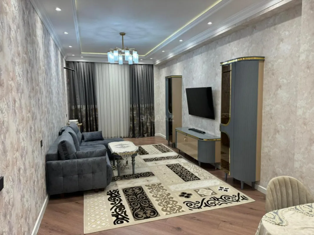 Satılır 4 otaqlı mənzil 200 m²