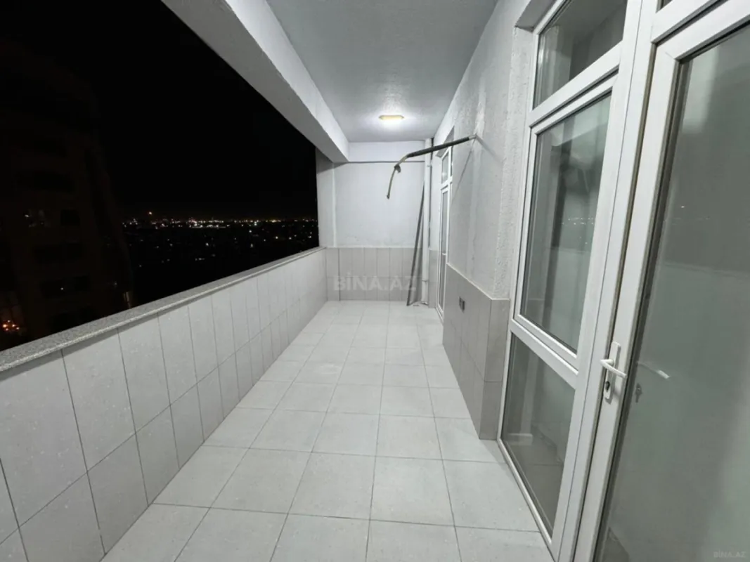 Satılır 4 otaqlı mənzil 200 m²