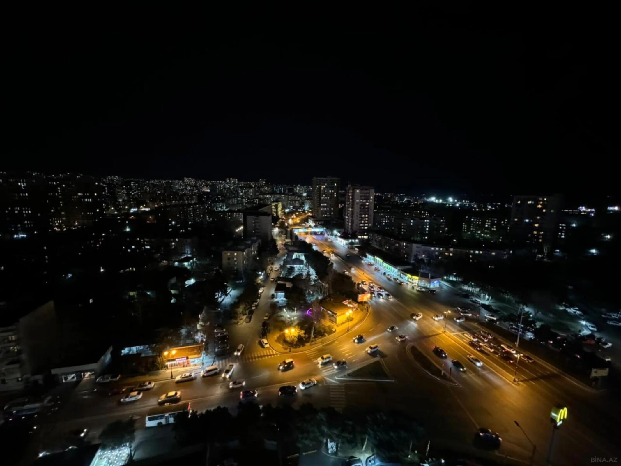 Satılır 4 otaqlı mənzil 200 m²