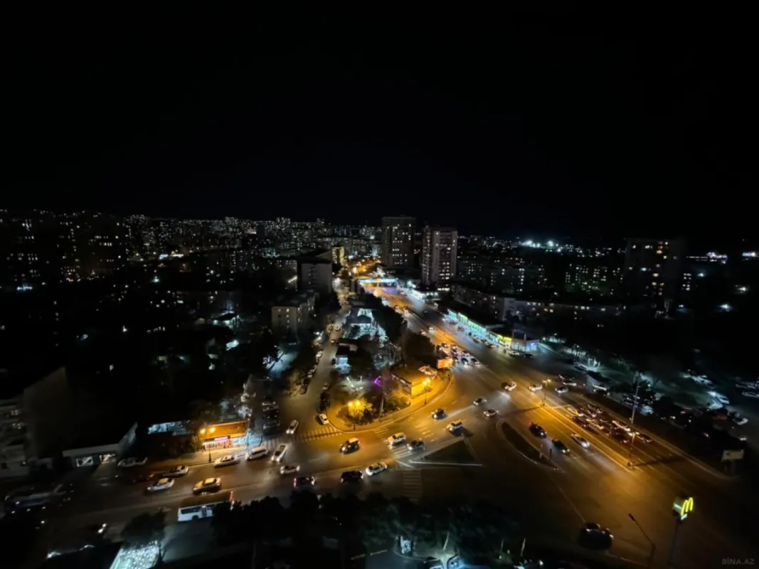 Satılır 4 otaqlı mənzil 200 m²