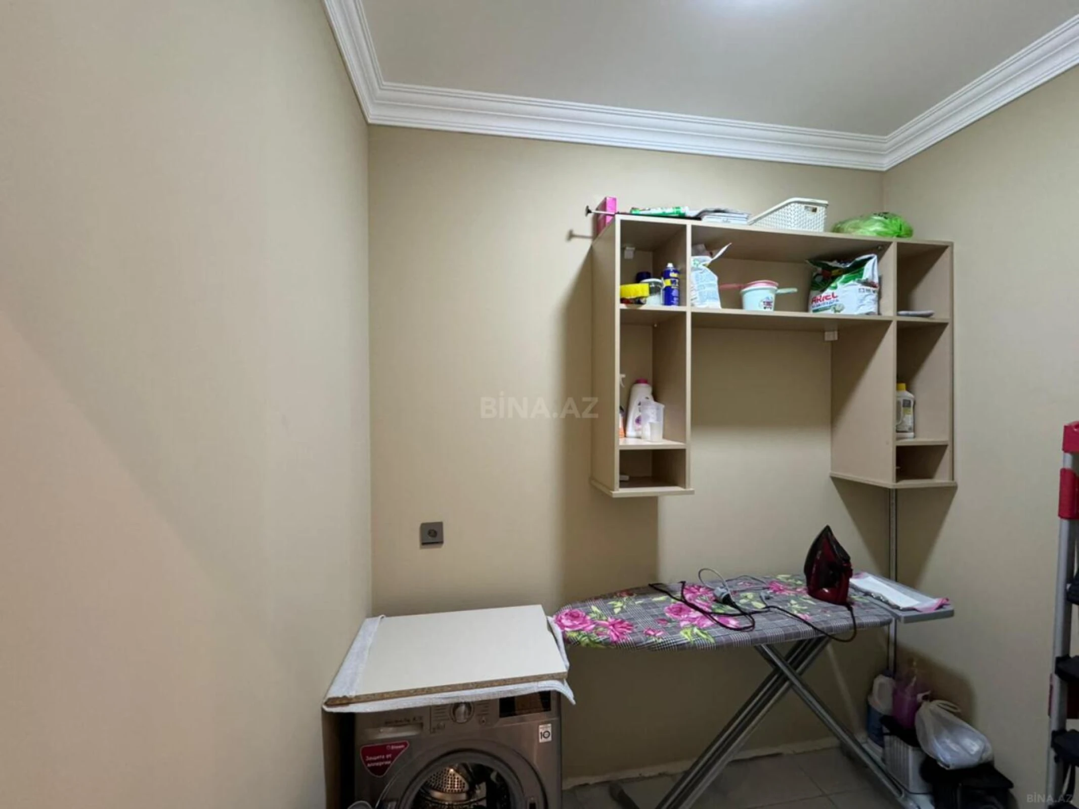Satılır 4 otaqlı mənzil 200 m²