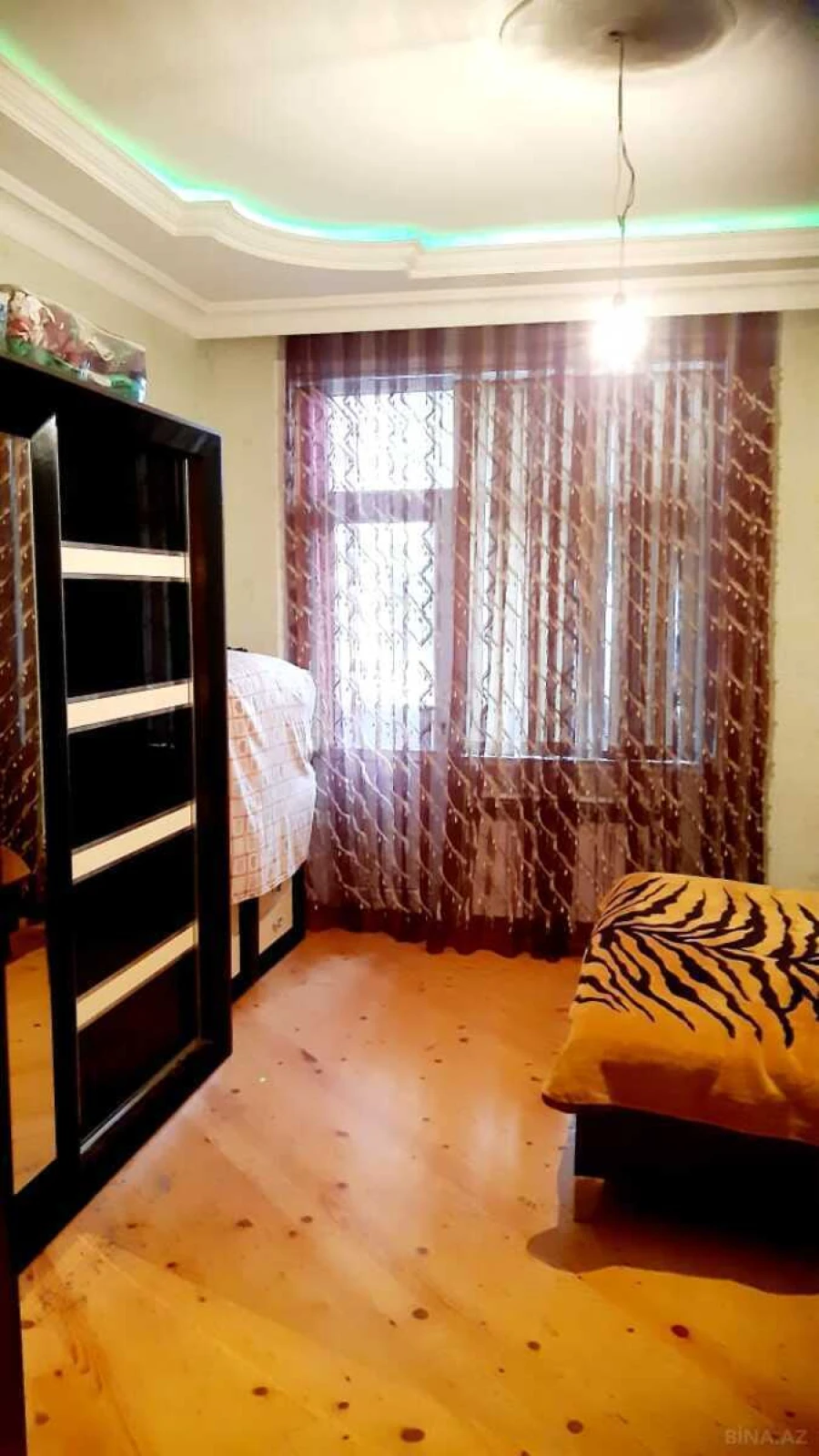 Satılır 3 otaqlı mənzil 105 m²