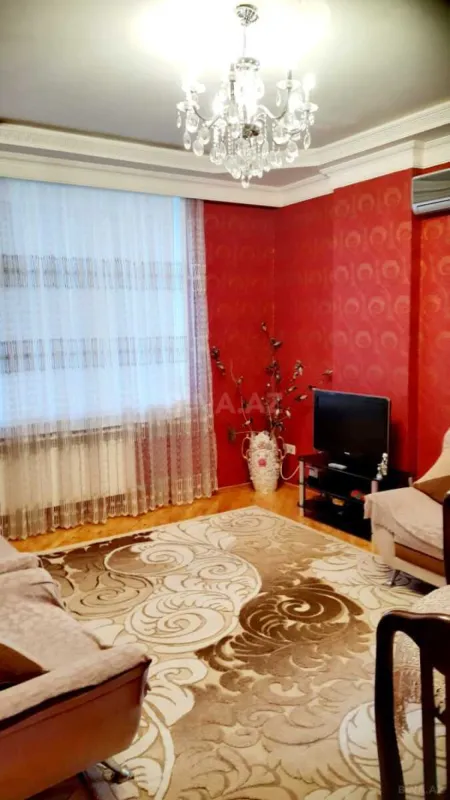Satılır 3 otaqlı mənzil 105 m²
