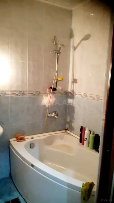 Satılır 3 otaqlı mənzil 105 m²