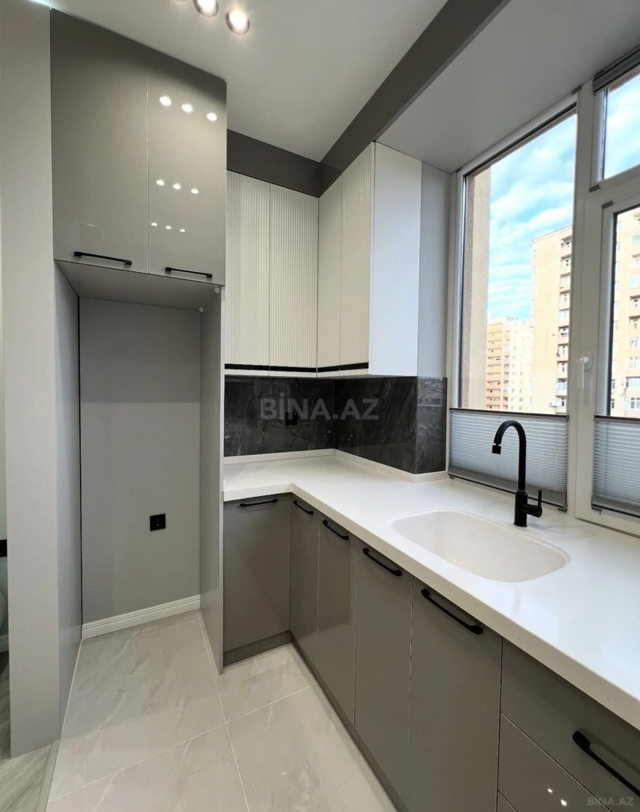 Satılır 2 otaqlı mənzil 62 m²