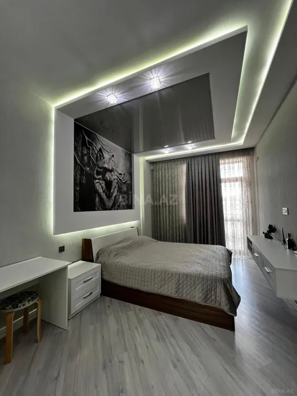 Satılır 4 otaqlı mənzil 200 m²