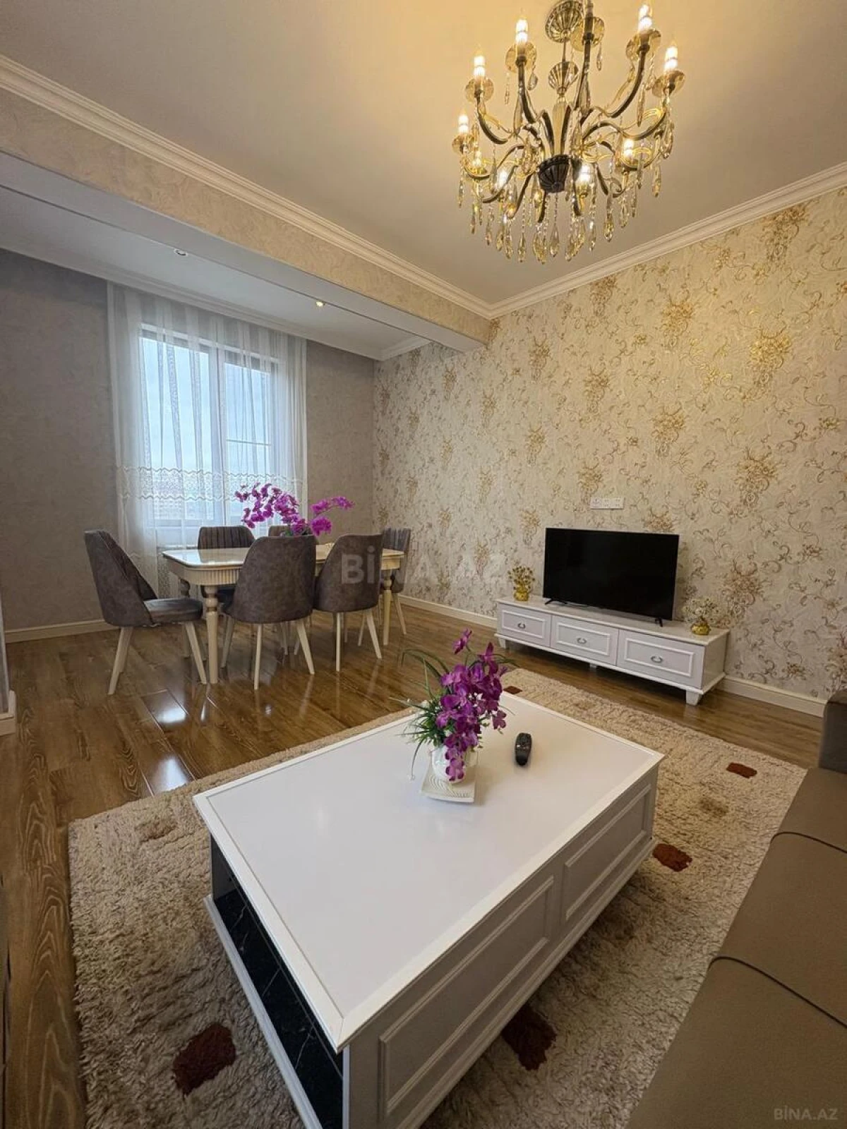 Kirayə verilir 2 otaqlı mənzil 85 m²
