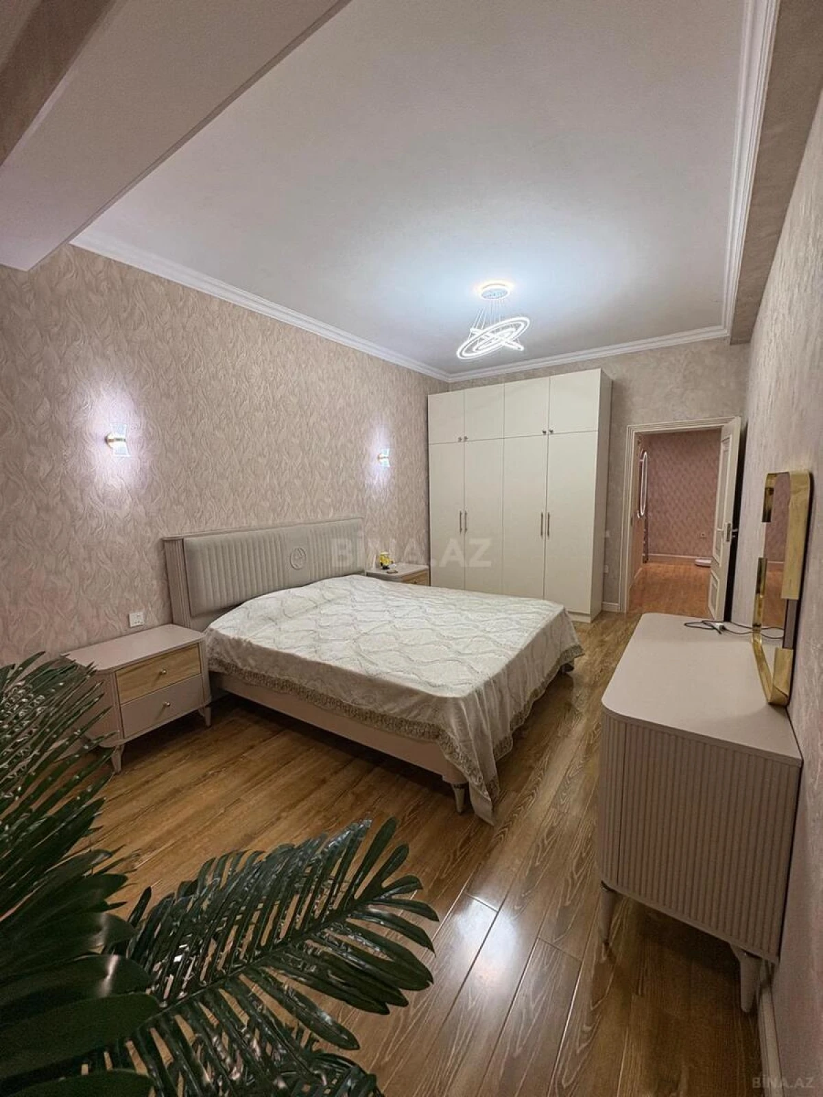Kirayə verilir 2 otaqlı mənzil 85 m²