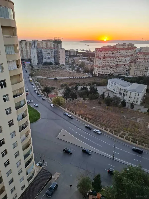 Satılır 3 otaqlı mənzil 95 m²