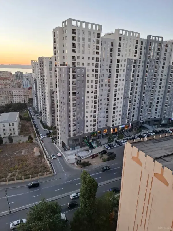Satılır 3 otaqlı mənzil 95 m²