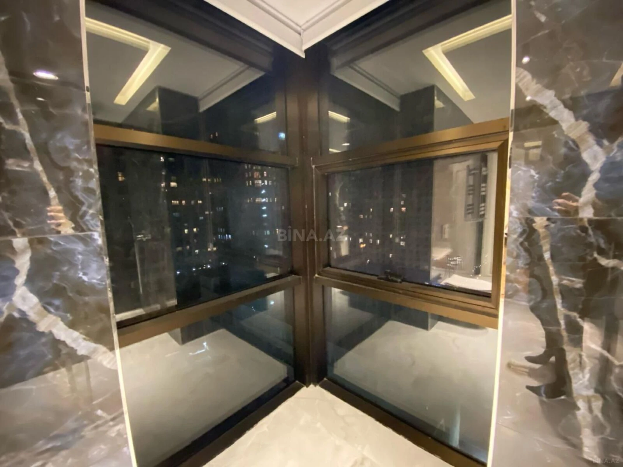 Kirayə verilir 4 otaqlı mənzil 220 m²