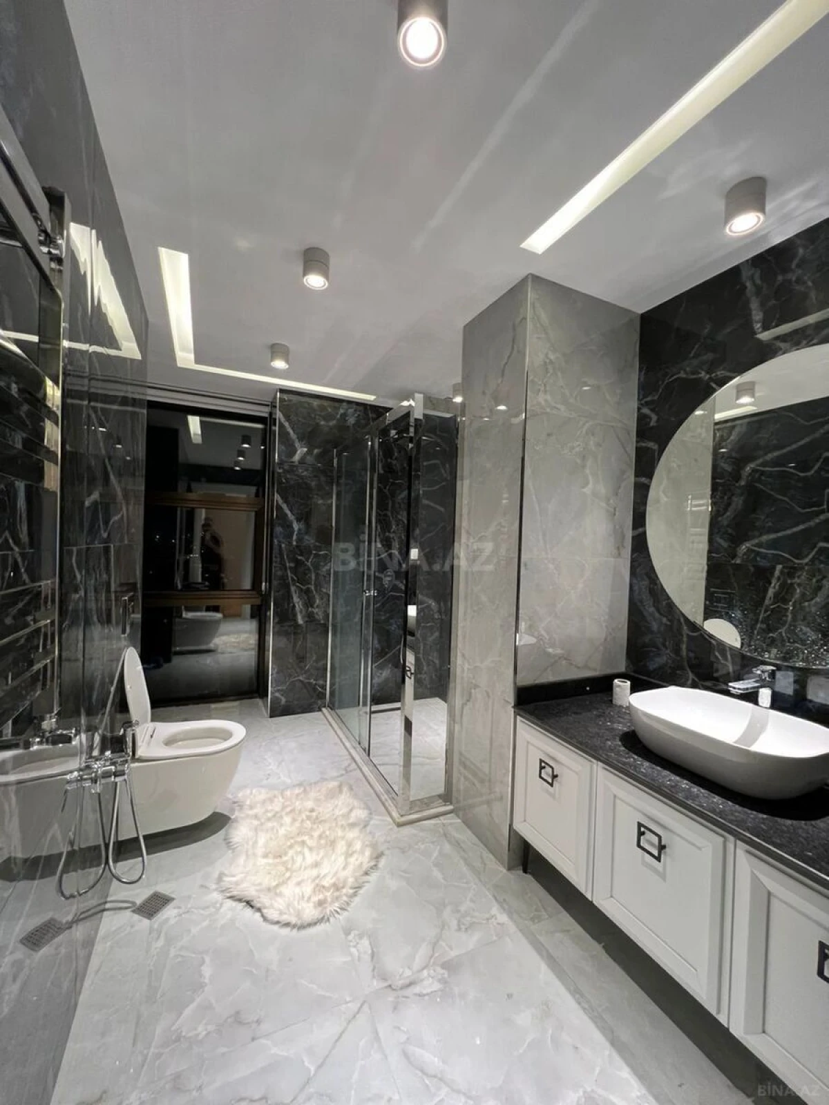 Kirayə verilir 4 otaqlı mənzil 220 m²