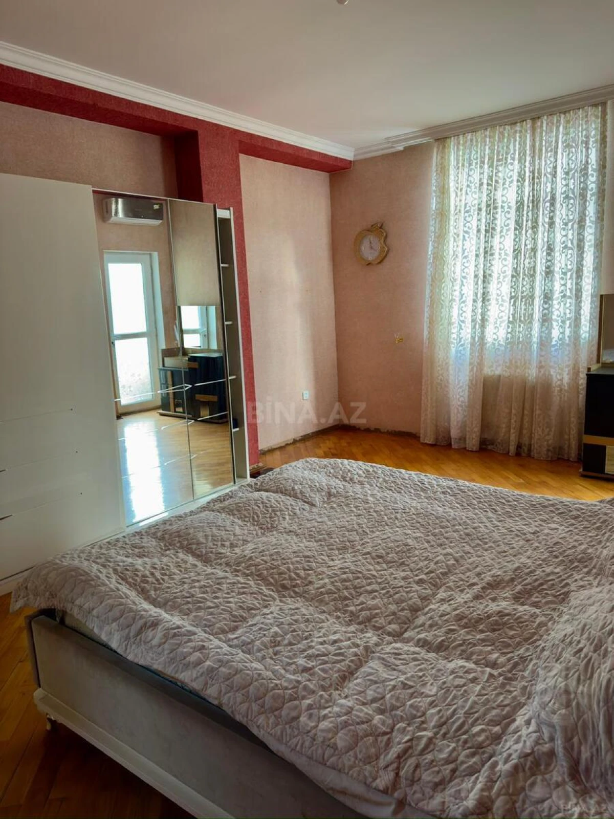 Satılır 3 otaqlı mənzil 140 m²