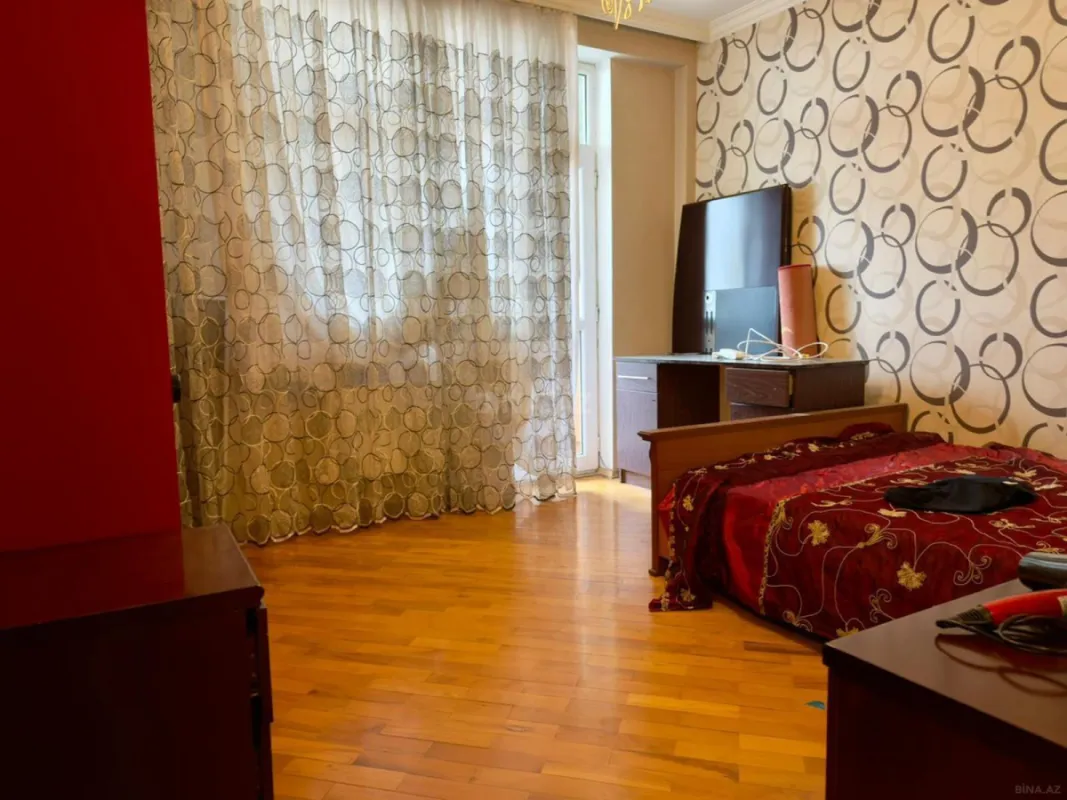 Satılır 3 otaqlı mənzil 140 m²