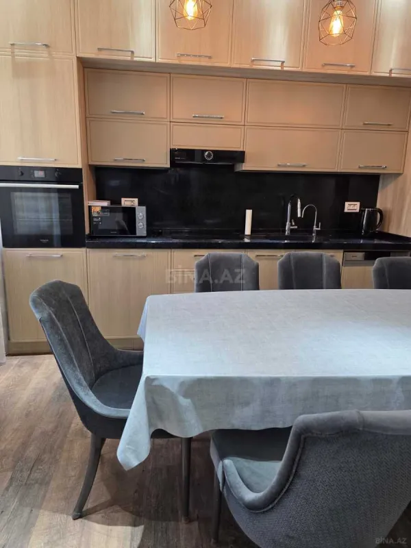 Kirayə verilir 3 otaqlı mənzil 120 m²