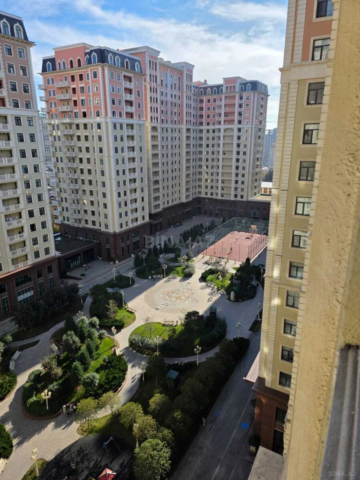 Kirayə verilir 3 otaqlı mənzil 120 m²