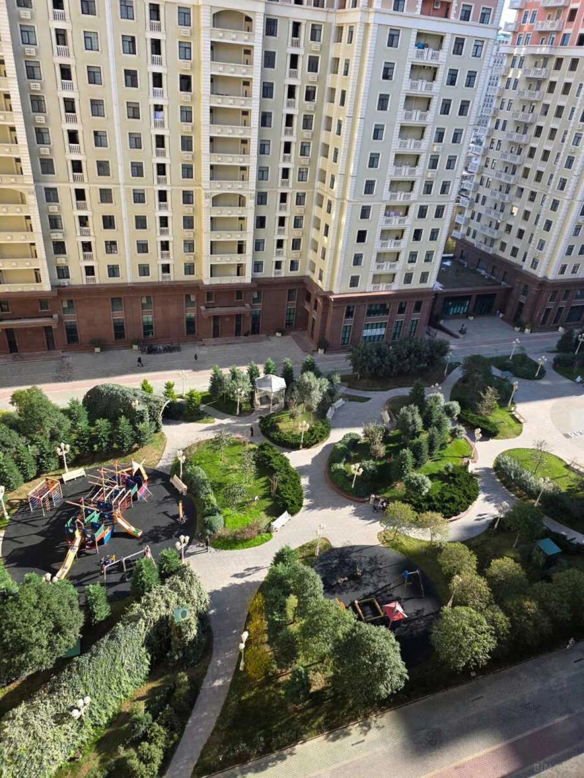 Kirayə verilir 3 otaqlı mənzil 120 m²