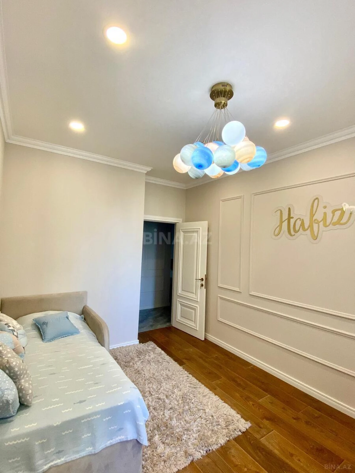 Satılır 3 otaqlı mənzil 143 m²