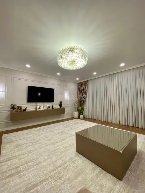Satılır 3 otaqlı mənzil 143 m²