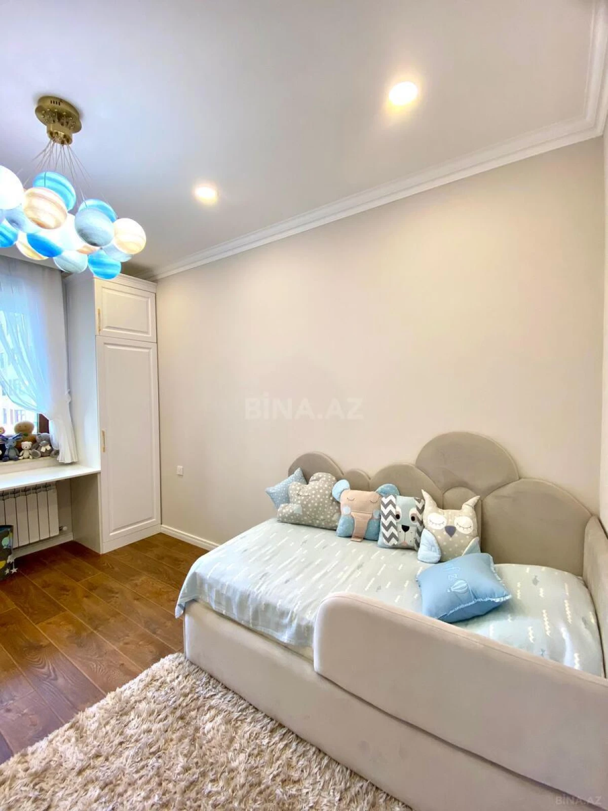 Satılır 3 otaqlı mənzil 143 m²
