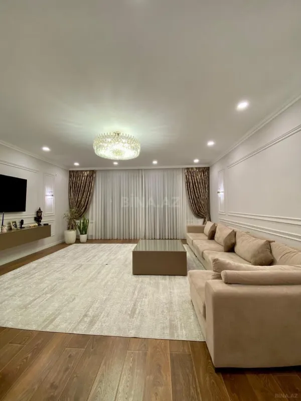 Satılır 3 otaqlı mənzil 143 m²