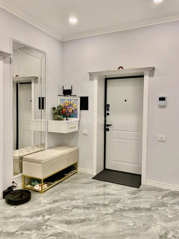 Satılır 3 otaqlı mənzil 143 m²