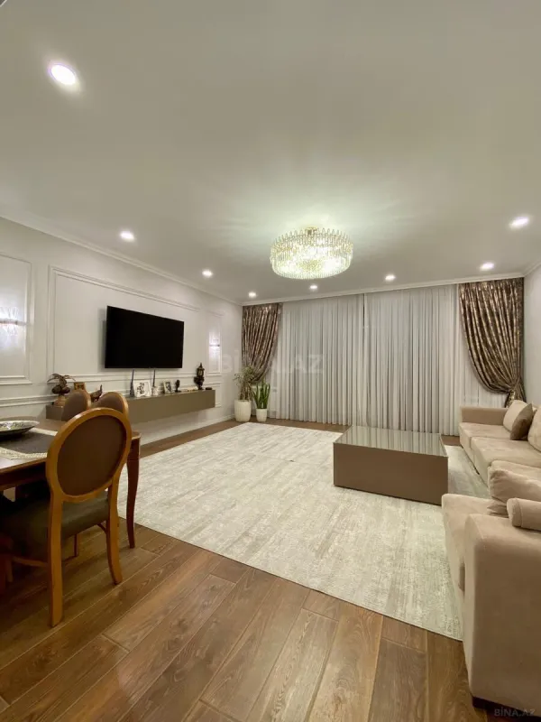 Satılır 3 otaqlı mənzil 143 m²