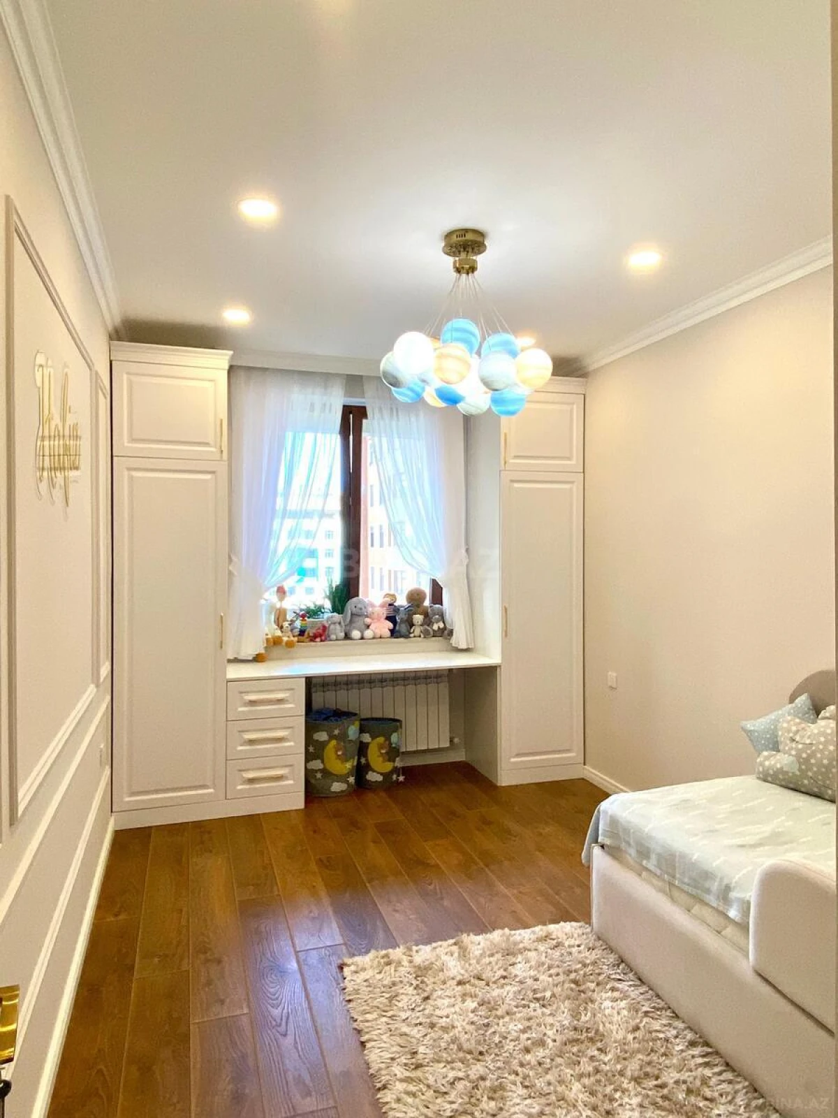 Satılır 3 otaqlı mənzil 143 m²