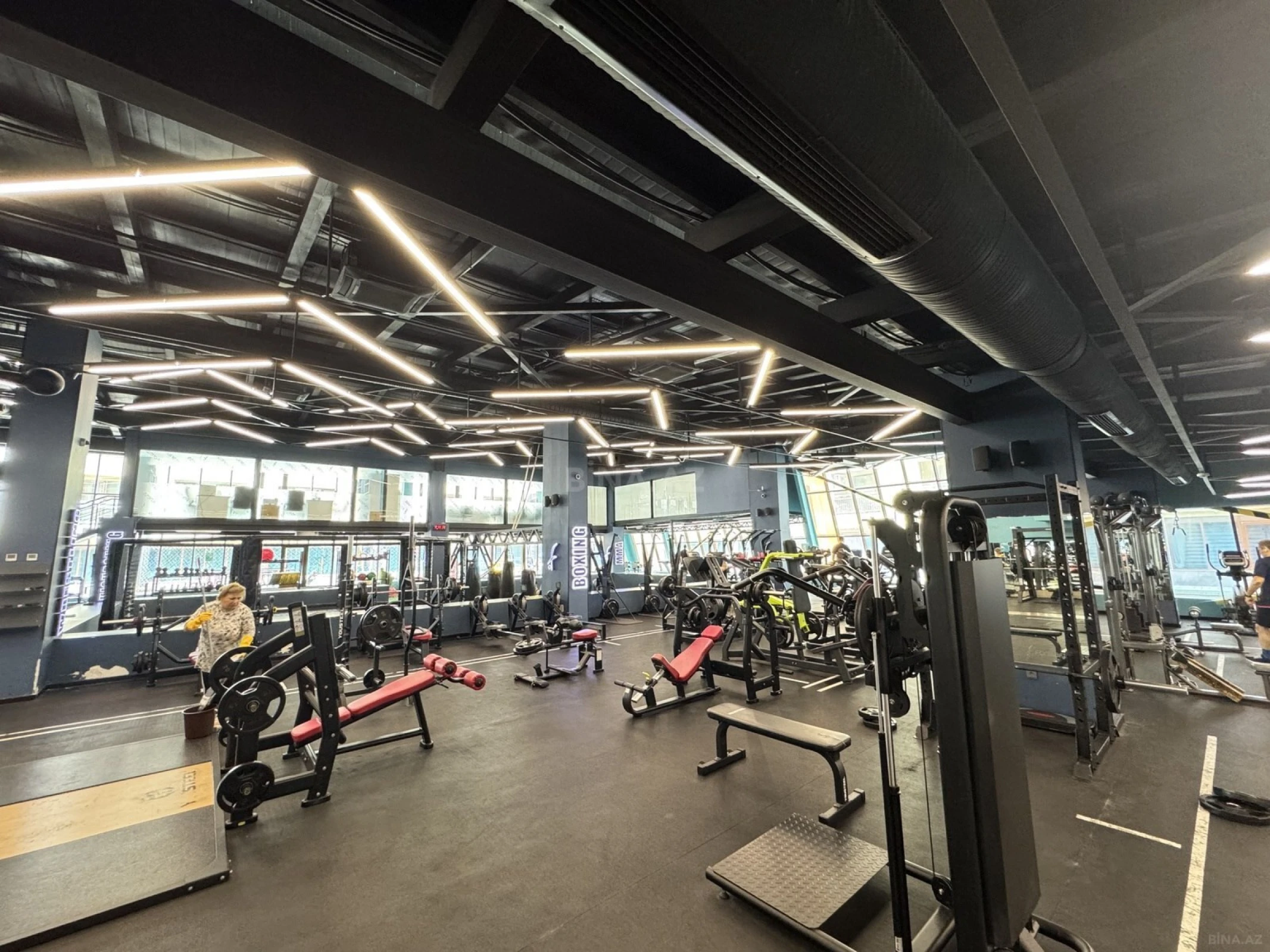 Satılır 4 otaqlı ofis 85 m²