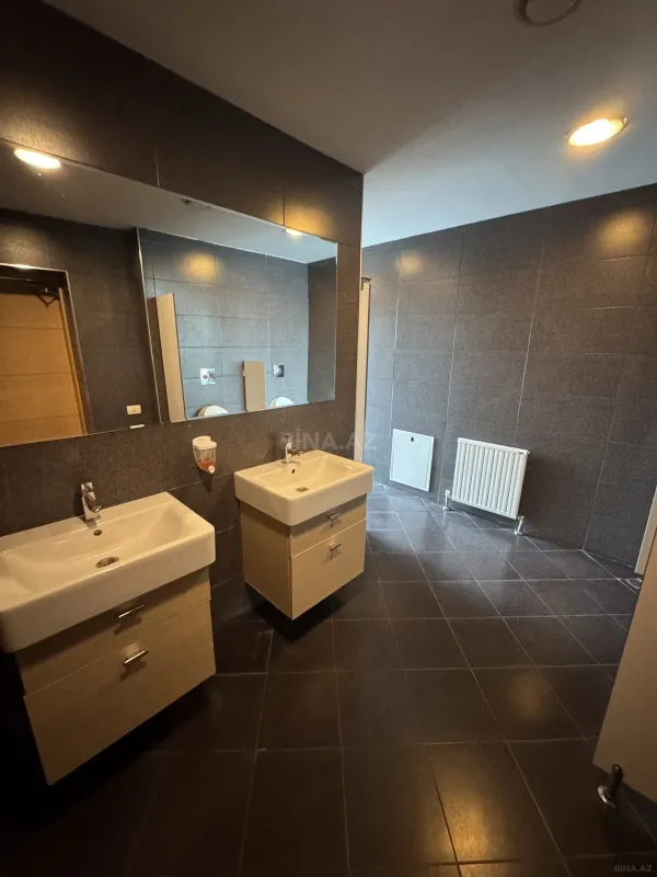 Satılır 4 otaqlı ofis 85 m²