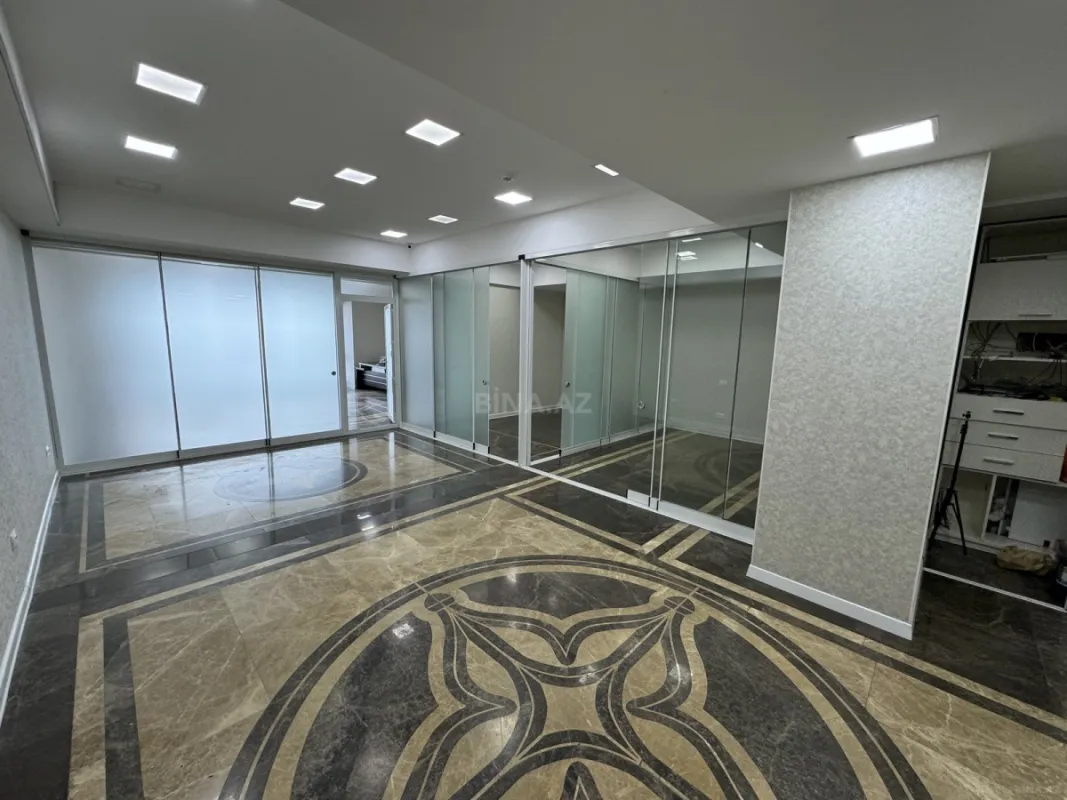 Satılır 4 otaqlı ofis 85 m²