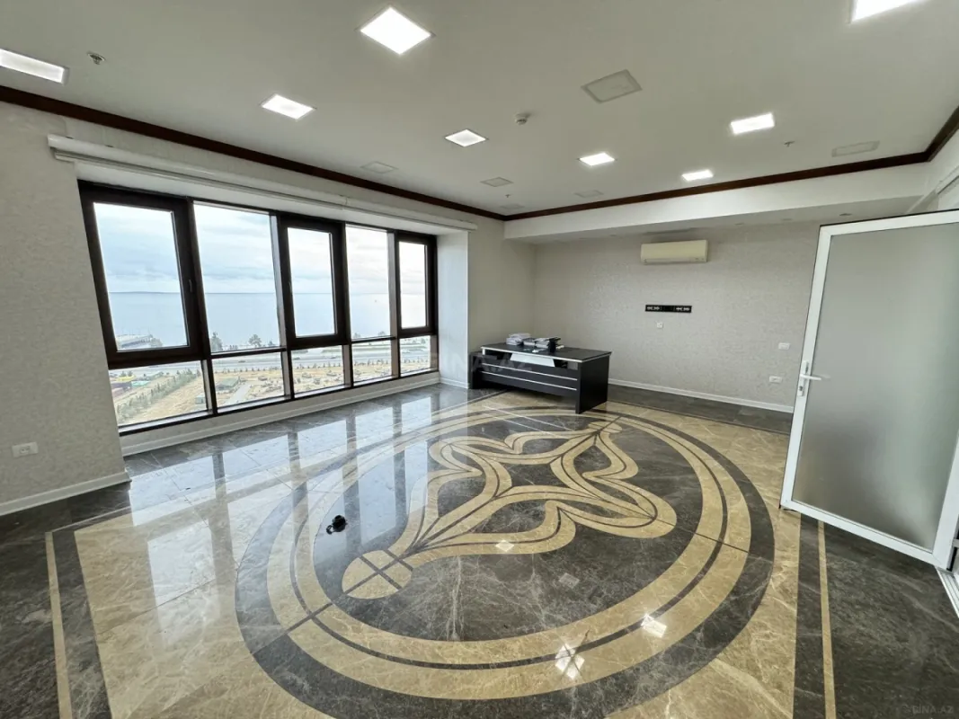 Satılır 4 otaqlı ofis 85 m²