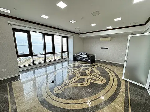 Satılır 4 otaqlı ofis 85 m²